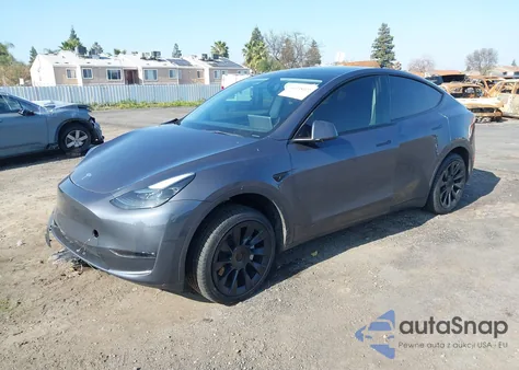 2023 Tesla Model Y Awd/Long Range Dual Motor All-Wheel Drive z USA, uszkodzony, nr VIN 7SAYGDEE2PF896326